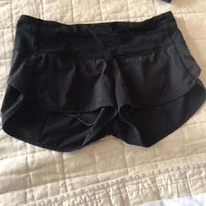 Lululemon size 6 speed short